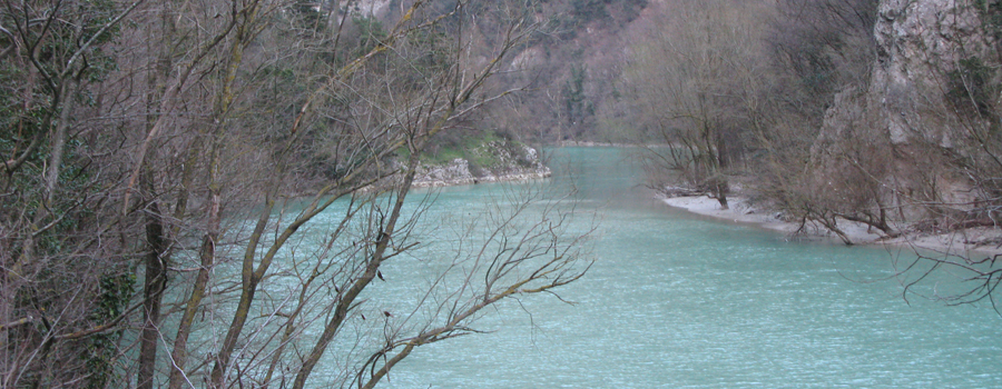 Vista del fiume Candigliano