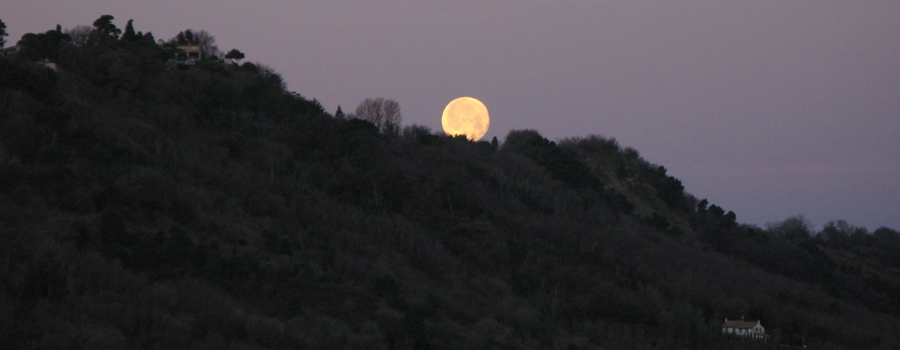 Tramonto di Luna sul San Bartolo