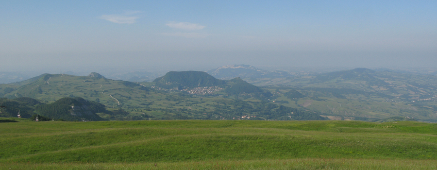 Panorama verso nord dal Monte Carpegna