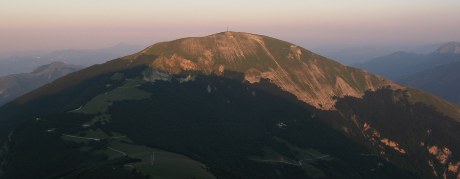 Monte Catria al tramonto