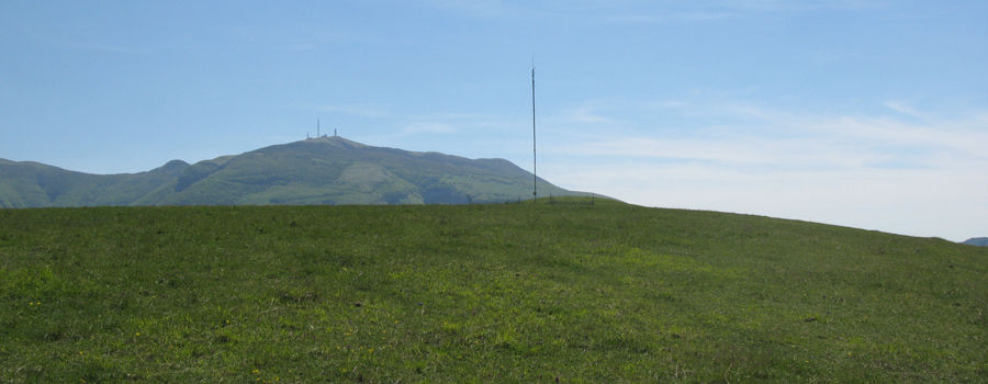 Vetta del Monte di Montiego con il Nerone sullo sfondo