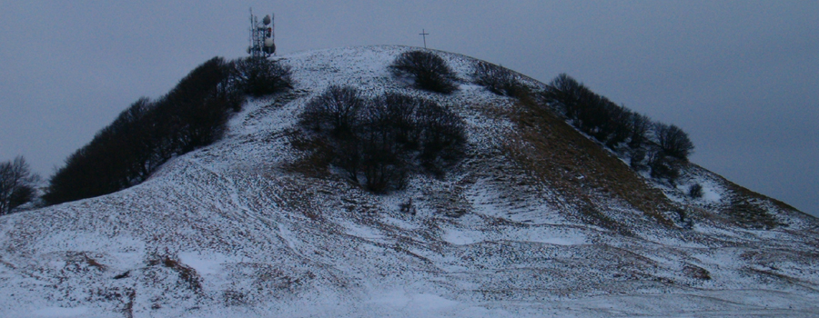 Vetta innevata del Monte Petrano