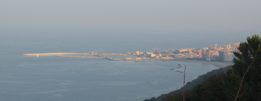 Porto di Pesaro dal San Bartolo