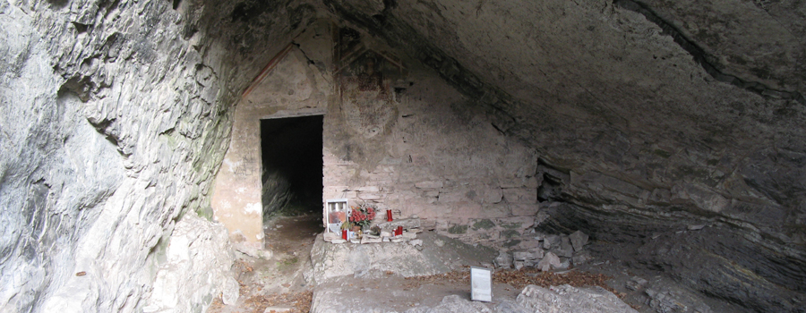 Monte Nerone Sentiero 18 - immagine 6 (Grotta di Santa Lucia)