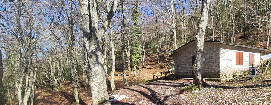 Monte Catria Sentiero Frassati - immagine 6 (Rifugio Bocca della Valle)